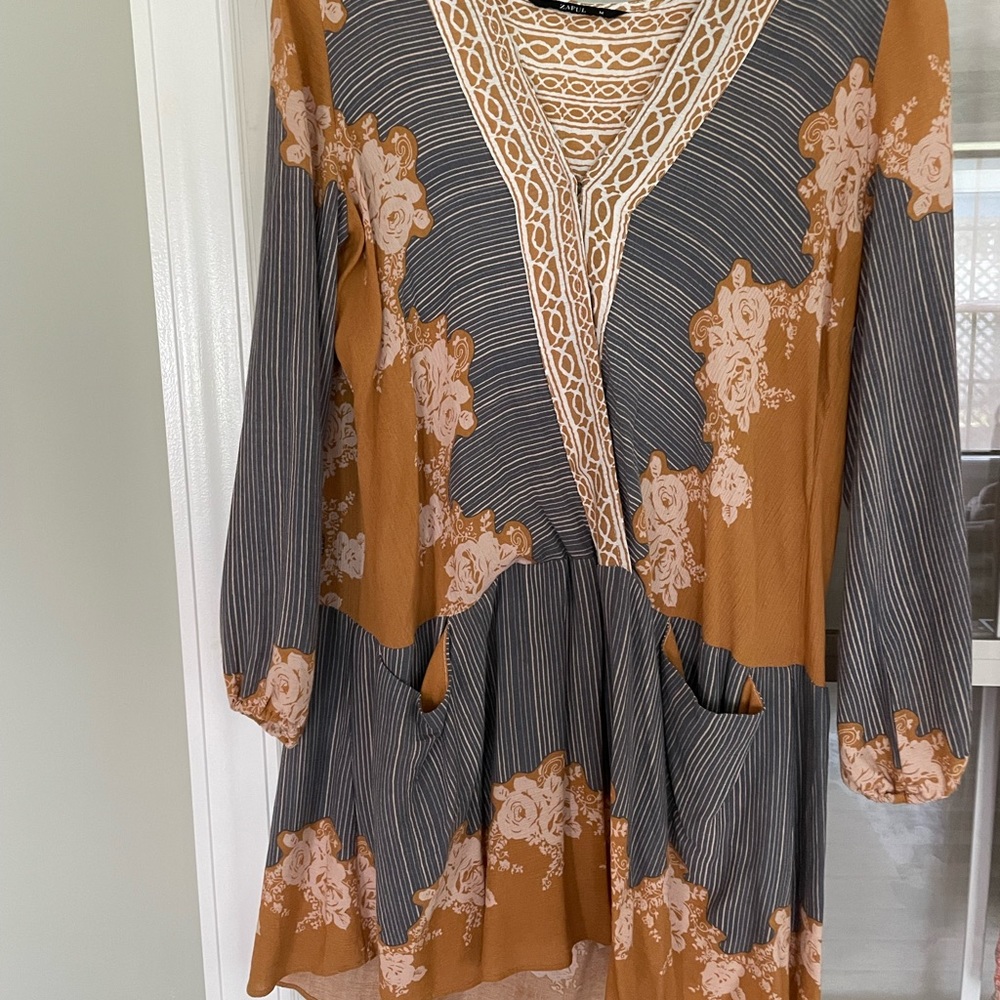 Flowy dress with beautiful pattern